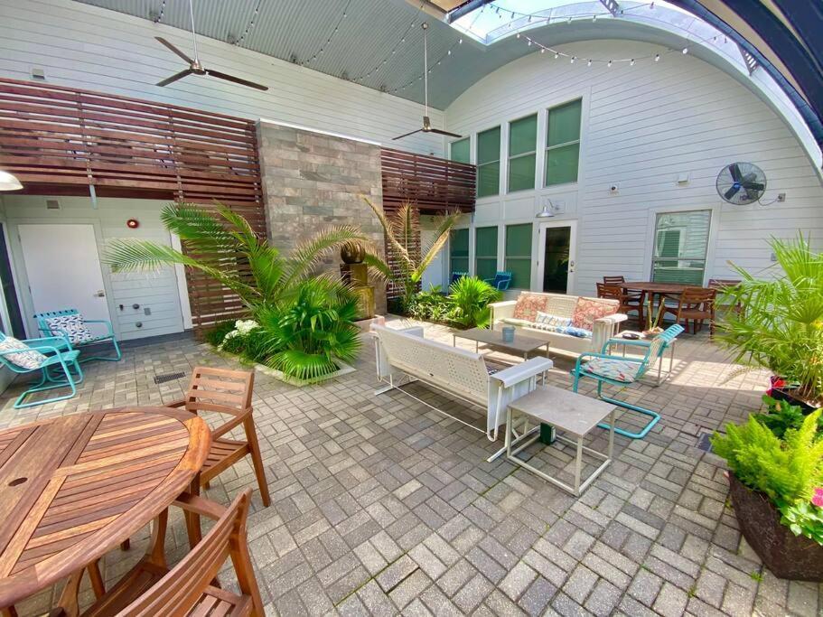 Apartment Moon 101 - Full Moon - 2br 2 5 Bath + Living *
