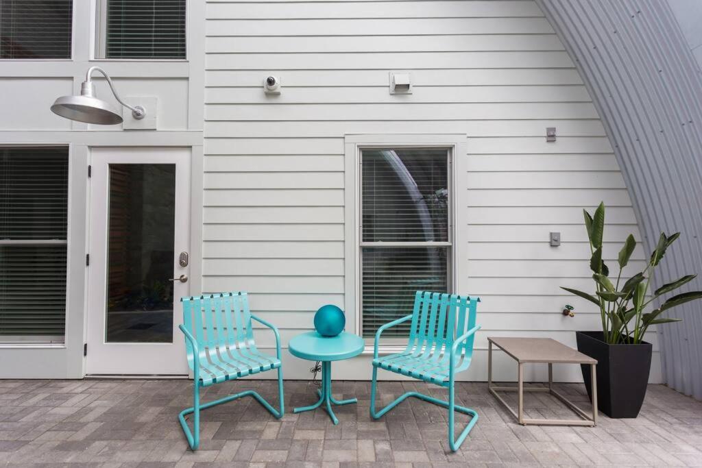 Moon 101 - Full Moon - 2br 2 5 Bath + Living New Orleans